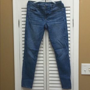 American Eagle light jeans